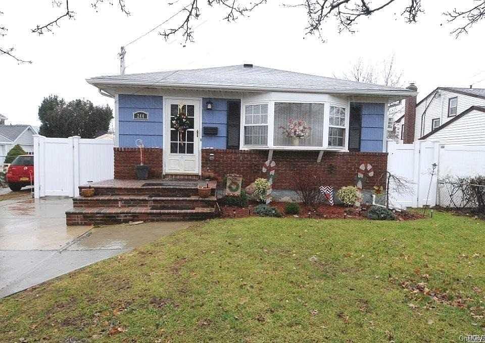 1st image of 244 Boundary Avenue