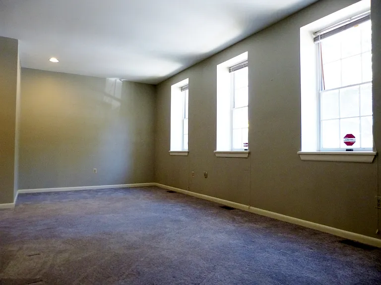 200 E West St #1 — Photo 9