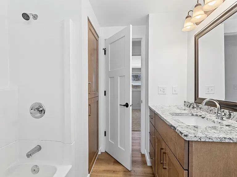 915 Park St — Photo 12