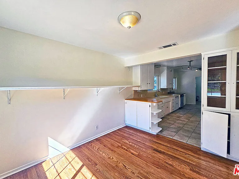 3700 Glenwood Ave — Photo 6