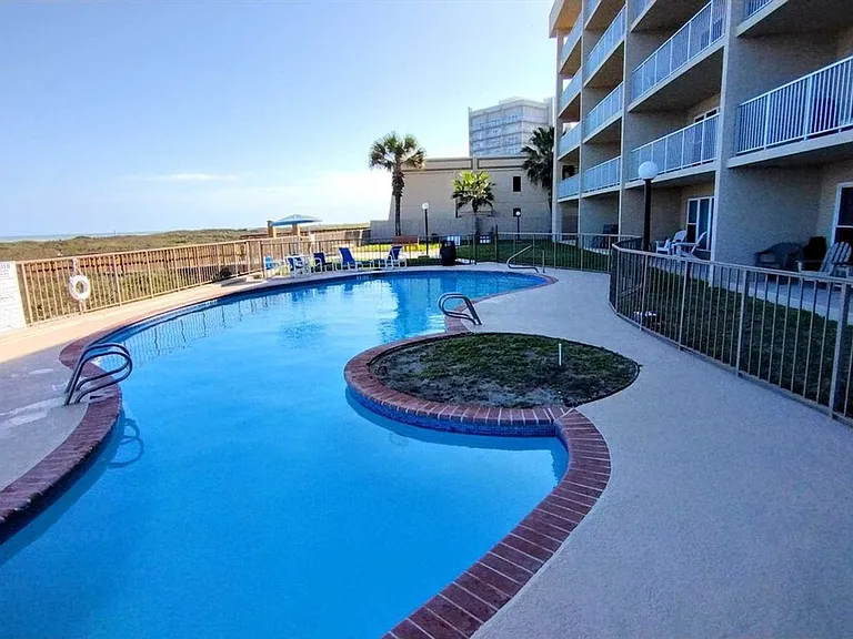2216 Gulf Blvd #ID1255573P — Photo 10