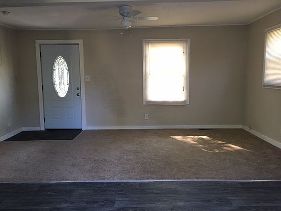3rd image of 102 S Elm St