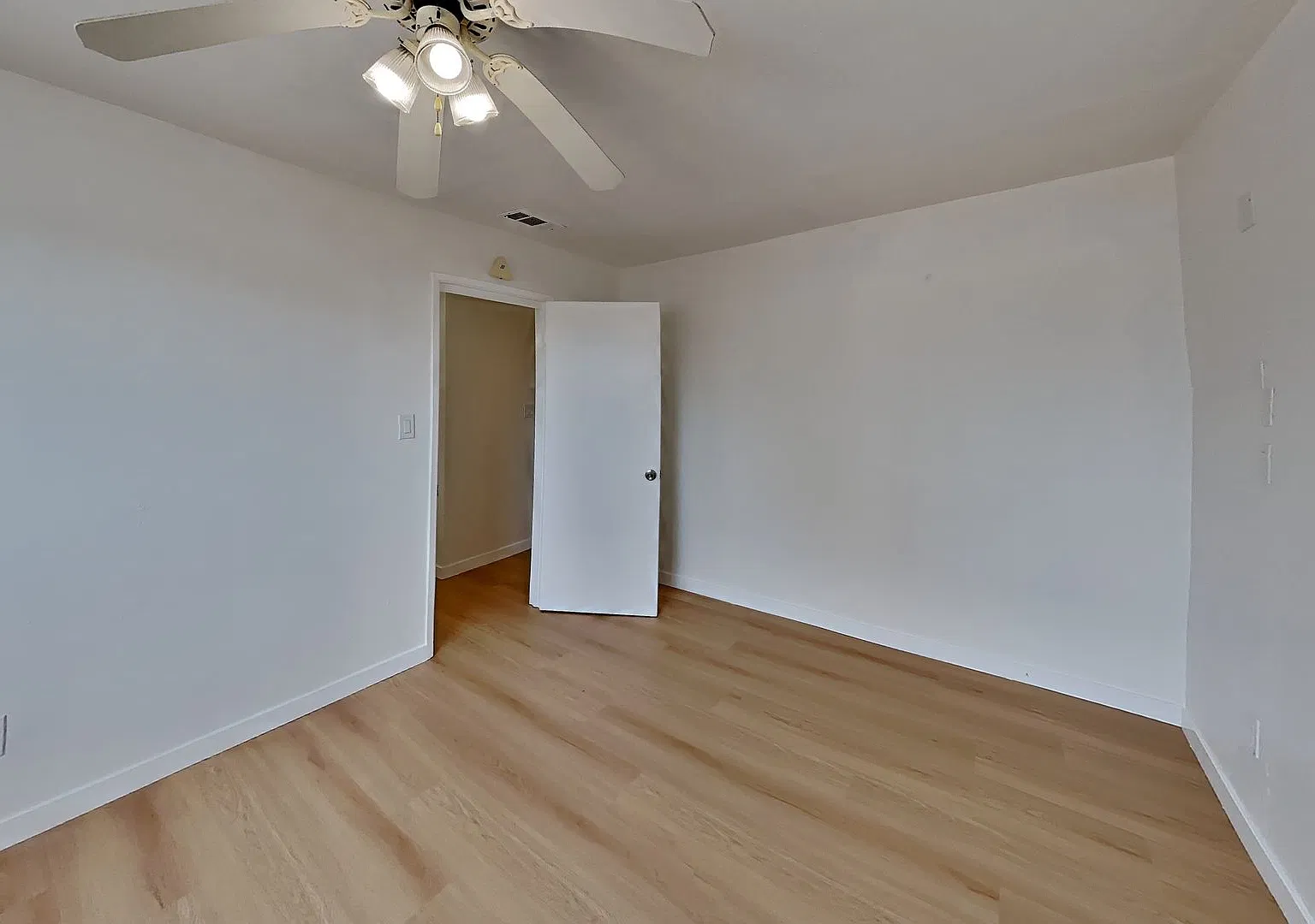Richmond 4/2 House Available Now — Photo 3