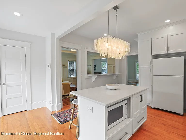606 3rd Ave — Photo 17