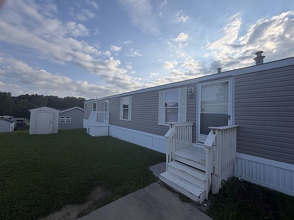 2nd image of 4312 Kingston Ln #277
