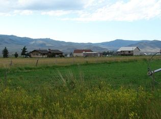 137 Pray Rd, Livingston, MT 59047