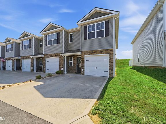 2nd image of 1065 Hammett Rd #1065
