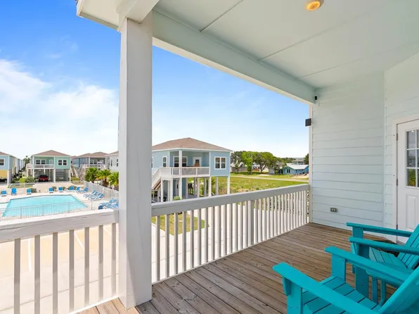 107 Santa Rosa, Rockport, TX 78382