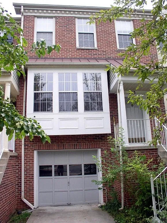 3 bed, 1600 sqft, $3,100 — Photo 1