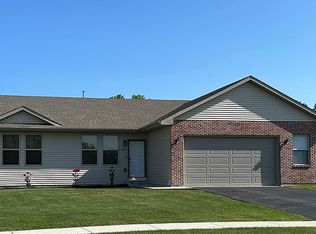 6382 Edgewood Rd, Machesney Park, IL 61115