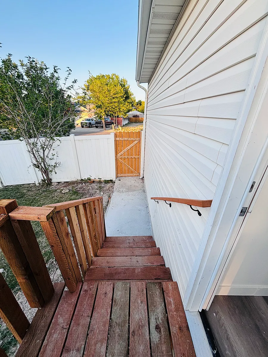 Building Photo - 3084 S Fernbush Dr