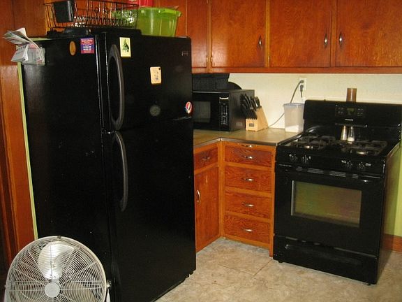 4th image of 10453 S Broadway St
