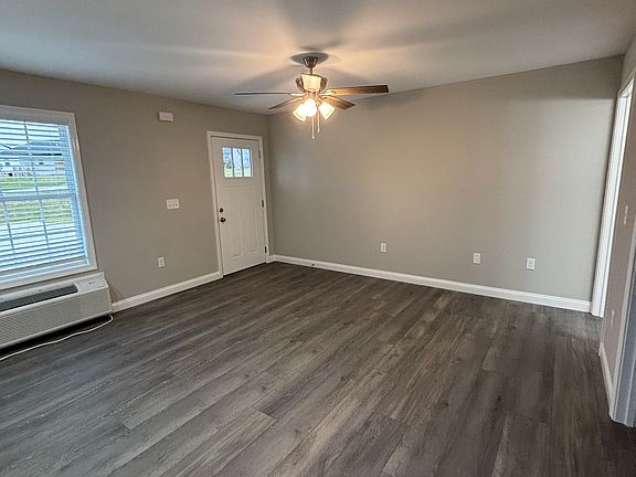 4th image of 900 Lake Harriette Dr #914
