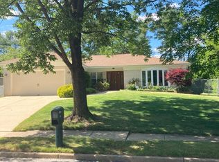 19 Woodbury Dr, Cherry Hill, NJ 08003