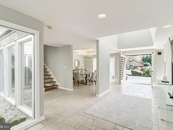 5th image of 7001 Duncraig Ct