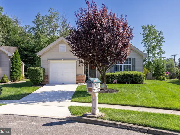 11 Dutchess Ct, Southampton, NJ 08088