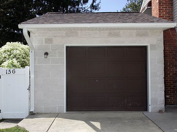 Detached Garage