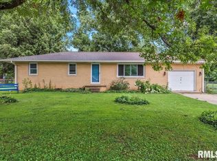 132 Willow Rd, Rochester, IL 62563