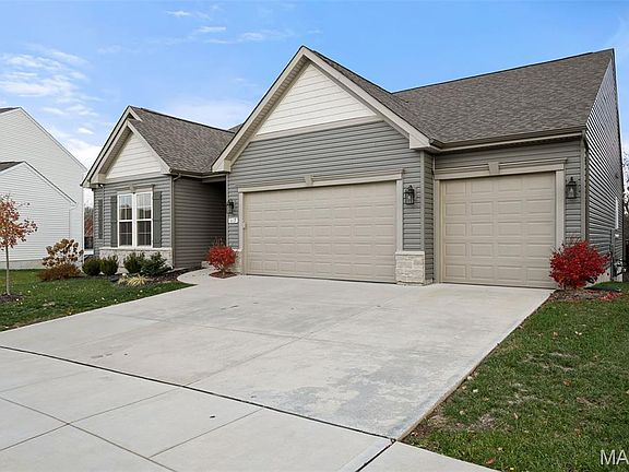 3rd image of 117 Gronefeld Ct