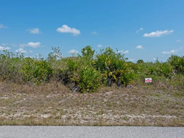 2710 64th St W, Lehigh Acres, FL 33971