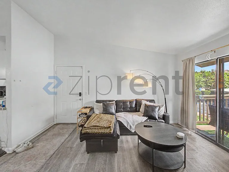 1265 Kendall Dr #521 — Photo 3