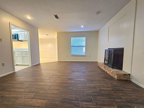 5th image of 5151 Everett Ln APT A