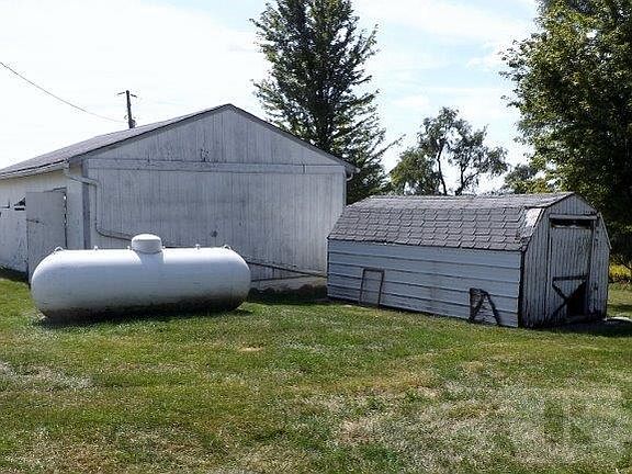 2nd image of 1861 310th St