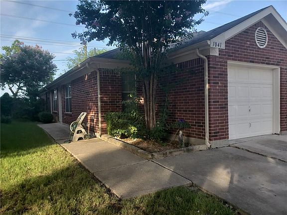 3rd image of 1041 Enfilar Ln