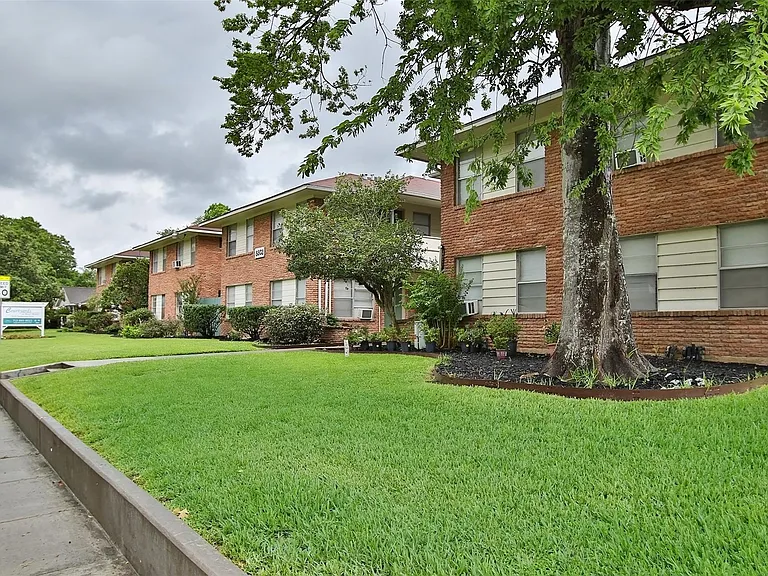 8807 Timberside Dr #3 — Photo 2