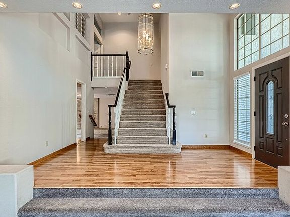4th image of 9028 N Camden Dr