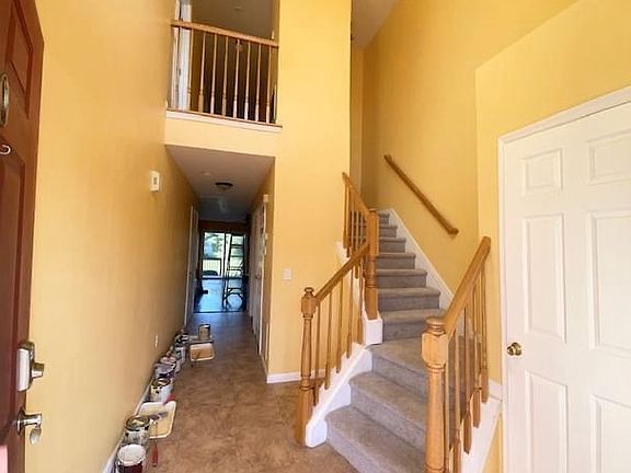 4th image of 50 Victoria Dr #50