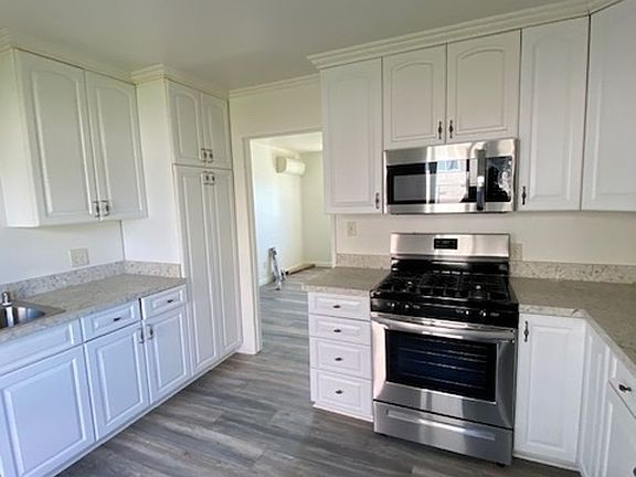 4th image of 6131-33 W Manor Dr #6131