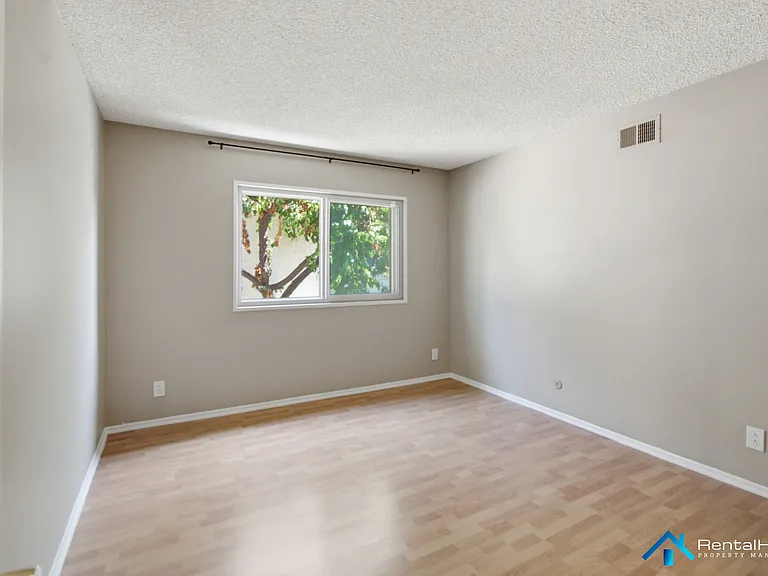 6716 Clybourn Ave #245 — Photo 9