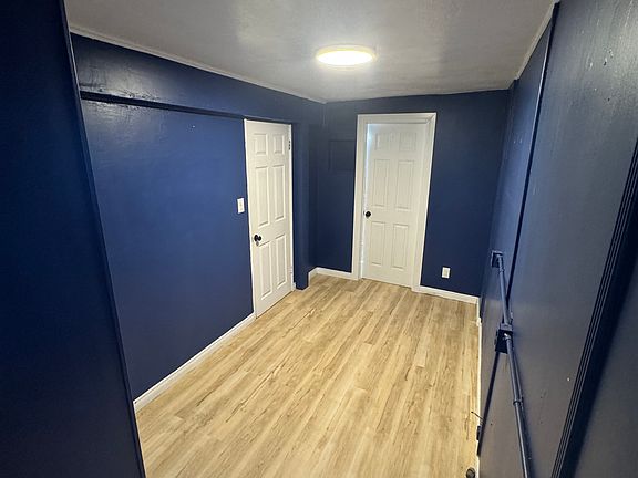 5th image of 324 W Washington St APT 2