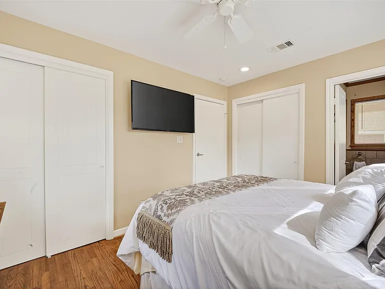 11230 Huggins Dr — Photo 31