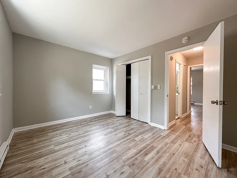 464 N 2nd St — Photo 3