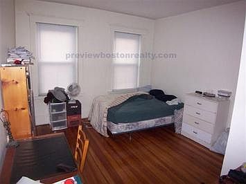 2nd image of 1377 Commonwealth Ave #Jr9