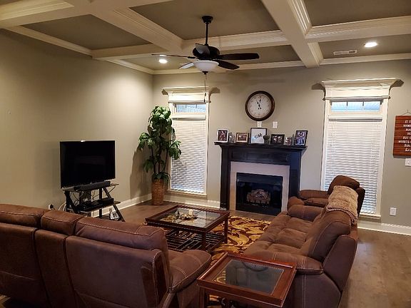 5th image of 293 Hathersage Dr
