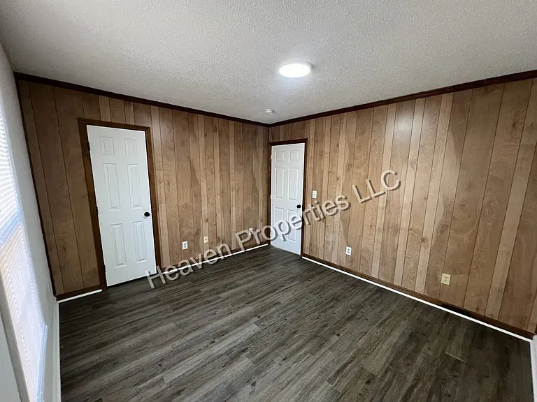 519 Leonford St — Photo 9