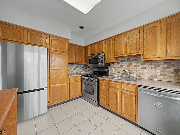 5th image of 251 Broadmoor-3 #3