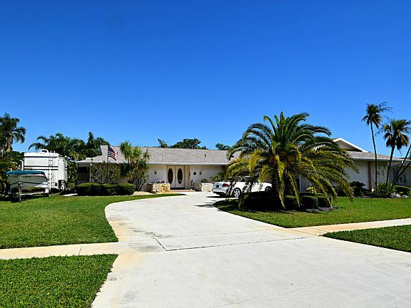 2nd image of 1725 SE Hondo Ave