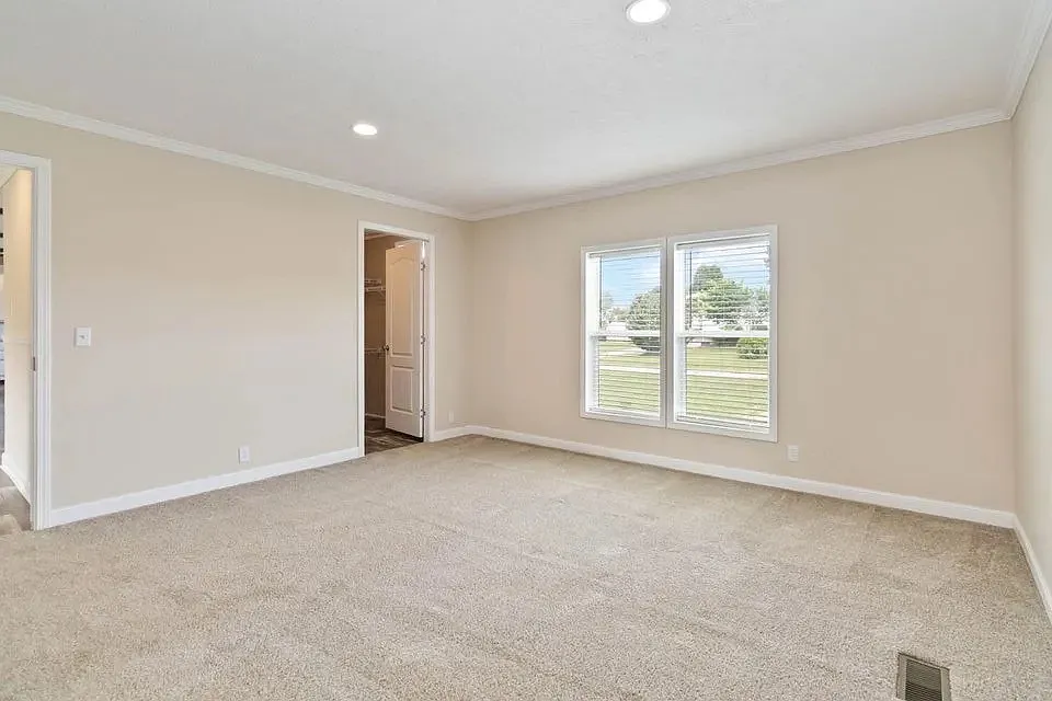 52 Vacation St - 1 — Photo 4