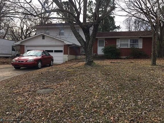 2nd image of 1011 E Rolling Hills Dr