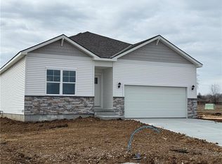 706 Fallen Leaf Dr, Belton, MO 64012