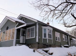 1236 Buena Vista Ave, Waukesha, WI 53188