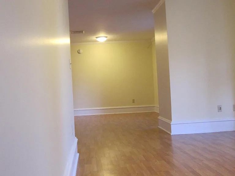 326 College St #8 — Photo 8
