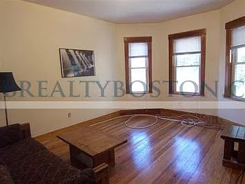 4 bed, 2.0 bath, $4,100 — Photo 4