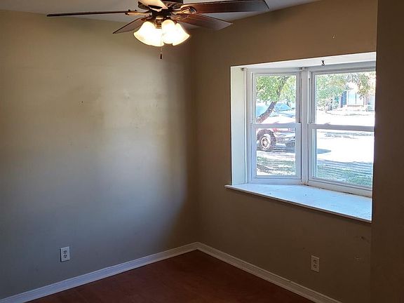 4th image of 214 E Cadbury Dr