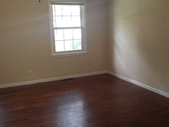 5th image of 11803 Belmont Ave