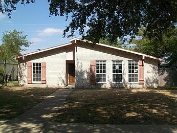 1st image of 2726 Madrid Dr